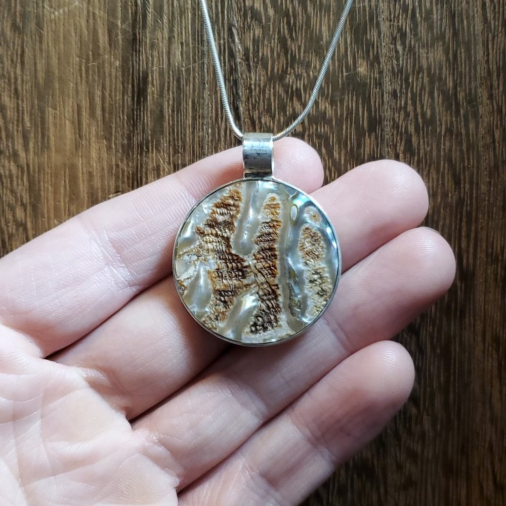 16 Inch 925 Sterling Silver Rough Shell Circle Rustic Pendant Necklace
